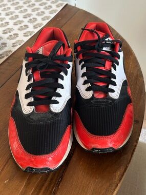 Nike Men’s Sneakers in Black, Red, and White